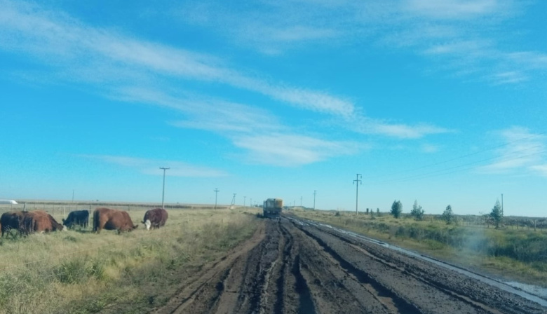 Las lluvias complican el mantenimiento de calles y caminos rurales de Necochea