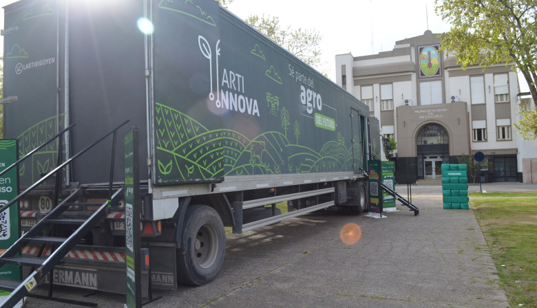 El camión interactivo de Larti Innova volvió al distrito con una amplia propuesta educativa para estudiantes secundarios