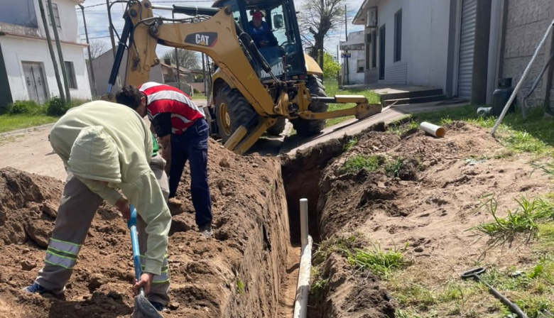 Realizan obras de cloacas en Necochea y Quequén para avanzar con servicios básicos en los barrios