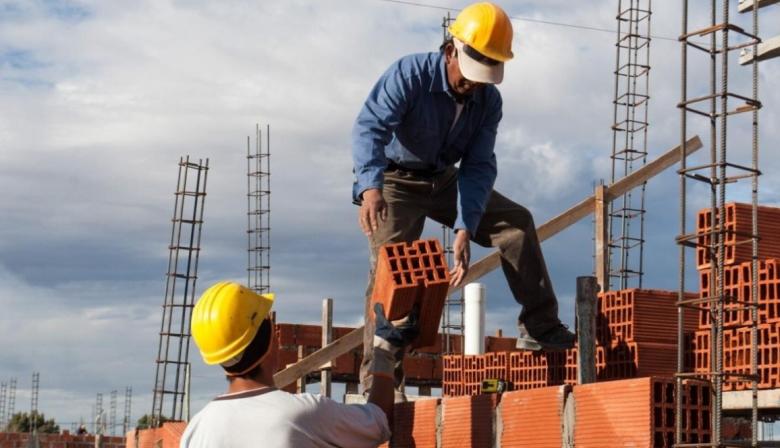 La construcción perdió casi 4.000 empleos formales en julio y volvió a niveles inferiores a los de 2025