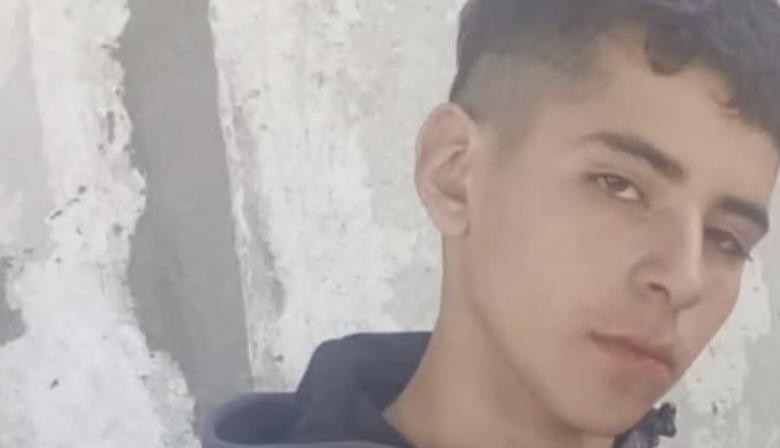 Buscan a un adolescente de 13 años que se ausentó de su hogar y no regresó
