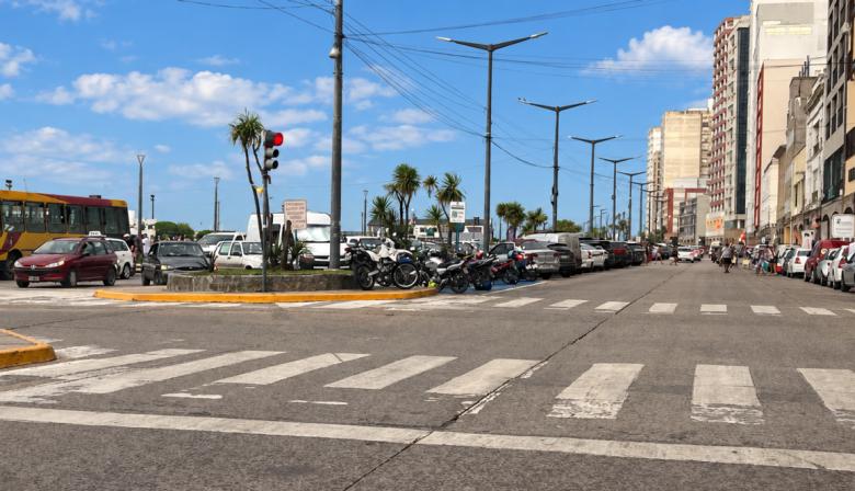 Verano en Necochea y Quequén: cambios en el tránsito, más espacios peatonales y operativo por La Renga