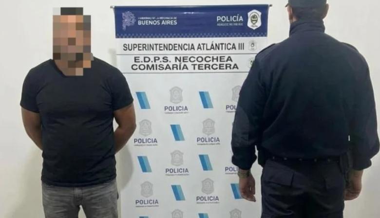 Amenazó de muerte a su expareja con un cuchillo y la Policía le secuestró dos armas blancas