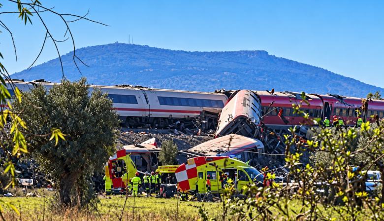 Tragedia ferroviaria en España: 64 muertos tras el choque de un AVE y un tren Iryo en Toledo
