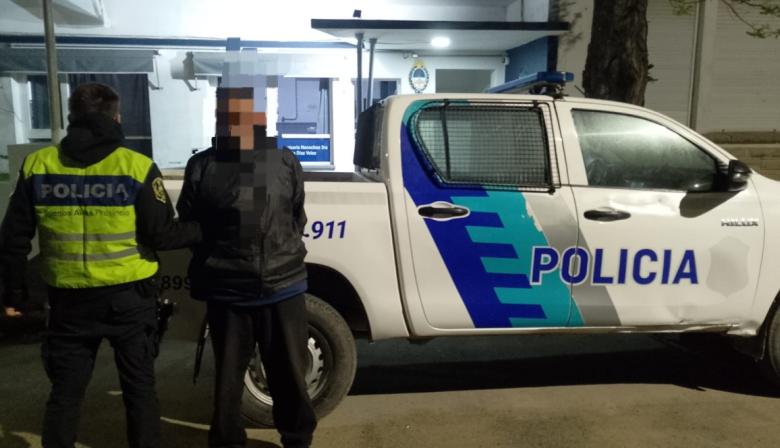 Detuvieron en la vía pública a un hombre de 52 años con pedido de captura en Necochea
