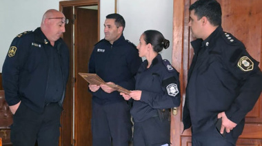Reconocen a dos policías que detuvieron a un arrebatador mientras estaban de franco