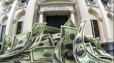 El dólar tocó el techo de la banda cambiaria y el Banco Central vendió USD 53 millones