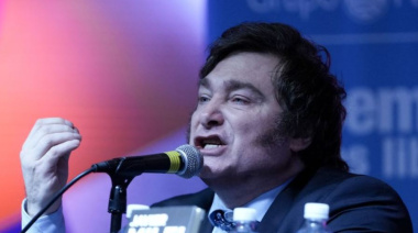 Milei negó la eliminación del monotributo y acusó a periodistas de “delincuentes”