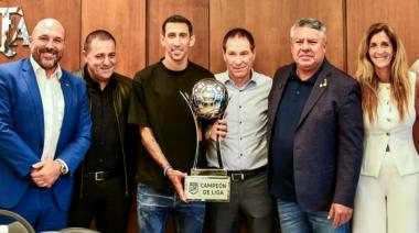 Otro mamarracho del Chiqui Tapia: entregó un título que nadie sabía que estaba en juego