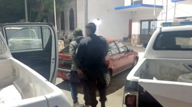 Allanaron una vivienda en Quequén y aprehendieron a un hombre por violencia de género y tenencia ilegal de armas