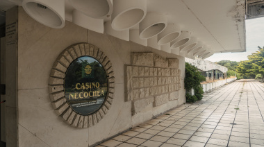 Trabajadores del Casino en alerta por el amparo que busca frenar la subasta