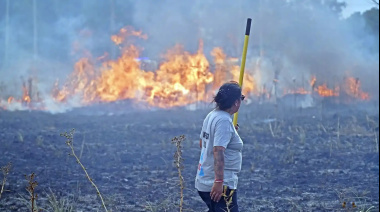 Incendios de pastizales en Necochea y Quequén amenazaron viviendas y destruyeron una camioneta