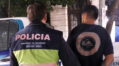 Machito violento detenido: golpeó a su pareja, rompió un vidrio y la dejó herida