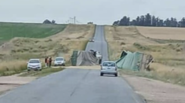 Ruta liberada luego del corte total en la Ruta 86 por el vuelco de un camión cargado