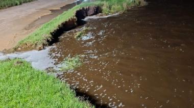 Desbordes en el Río Quequén: explican las causas y restringen el tránsito en la ribera