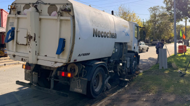 Limpieza urbana: articulan el trabajo entre barredoras y cuadrillas para mantener la ciudad en condiciones