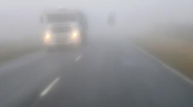 Alerta por niebla en Necochea y la región: advierten por fuerte reducción de visibilidad durante la madrugada y mañana del martes