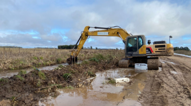 El municipio profundiza los trabajos en caminos rurales y redobla esfuerzos tras la emergencia hídrica