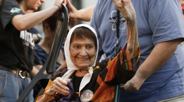 Murió Taty Almeida, una de las voces más emblemáticas de la lucha por la memoria y la justicia