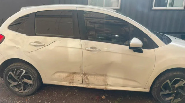 Chocó una moto en Quequén y huyó: el auto tenía pedido de secuestro por robo