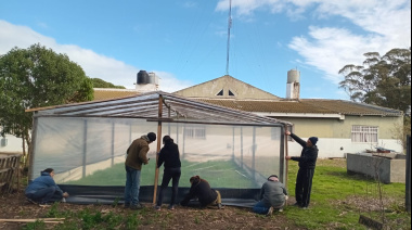 Puerto Ciudad desarrolla un invernáculo para aprender, producir y construir territorio en Costa Bonita