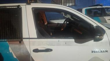 Tres aprehendidos tras agredir a policías y provocar daños en un patrullero durante un operativo en Quequén