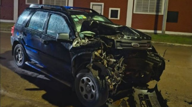 Grave accidente en Quequén: una camioneta chocó contra un camión y un hombre resultó gravemente herido