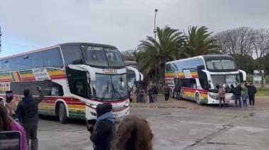 De no creer: un viaje de egresados a Bariloche quedó demorado por un control al chofer