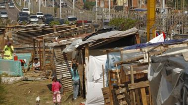 Se agrava la crisis: fuerte aumento de la pobreza que subió más de 4 puntos y alcanza al 32,3% del país