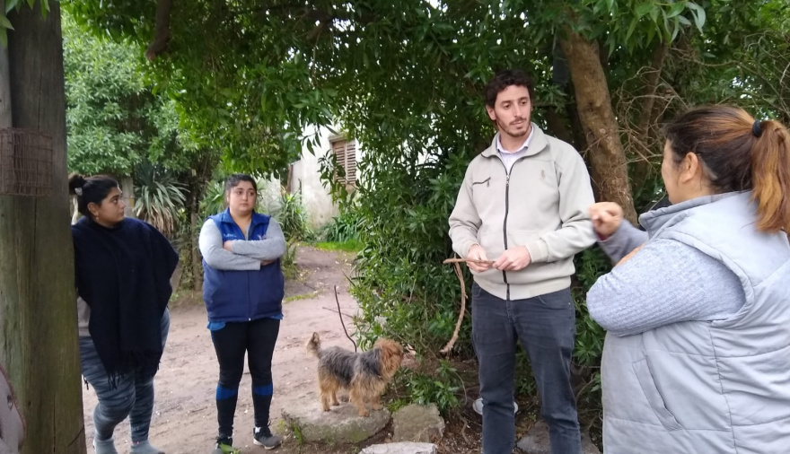 Unibaso y su equipo recorrieron Quequén y dialogaron con vecinos ...