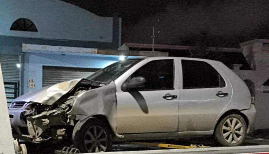 Chocó una columna en 75 y 44: sin licencia, sin seguro y se negó al test de alcoholemia