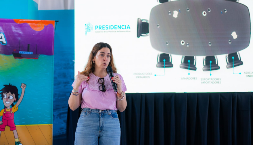 Jimena López disertó sobre gobernanza ante casi 100 docentes en Puerto Quequén
