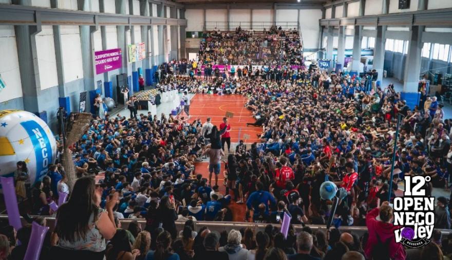 Ante un Polideportivo repleto finalizó el 12º Open Neco de Vóley