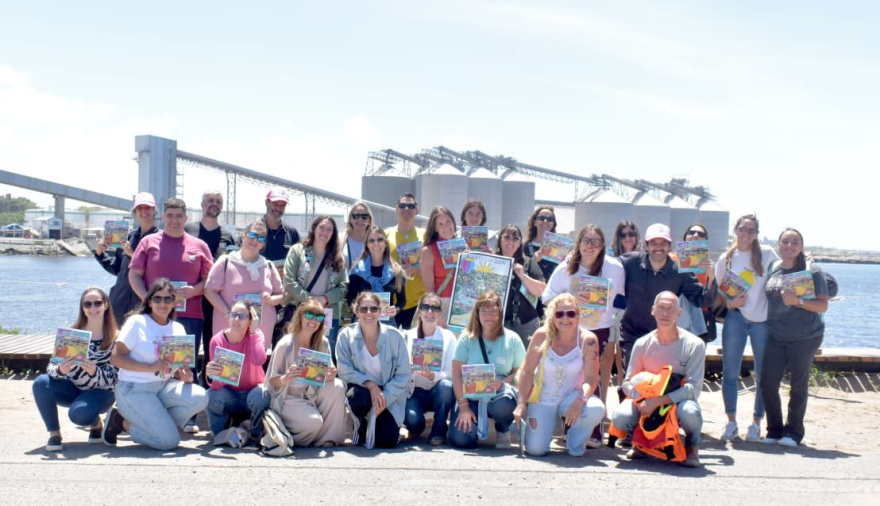 Puerto Quequén cerró el ciclo de visitas guiadas 2025 con más de 70  recorridos y entrega de certificados a docentes - Necochea Digital