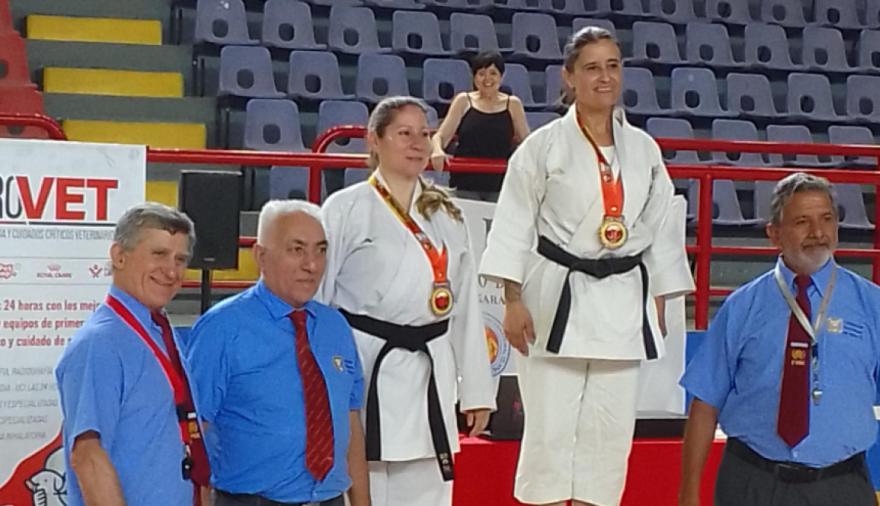 Rosa Parson brilló en San Luis con un oro en katas y otras dos medallas en el Open Internacional de Karate