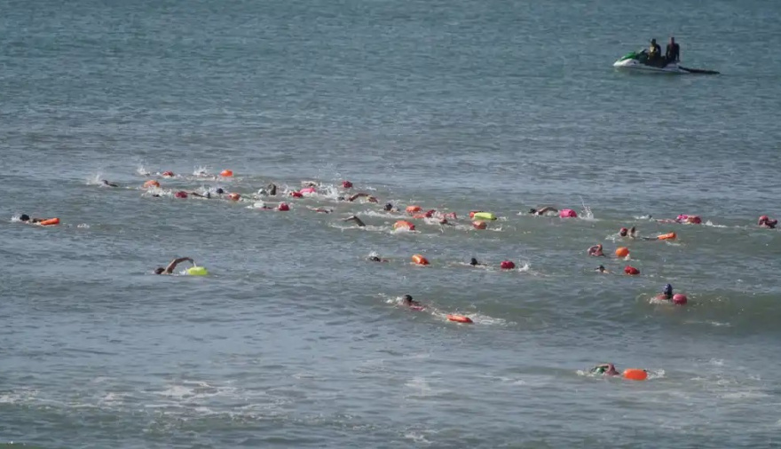 Sudestada en Neco 2026: Jeremías Taien Torales volvió a ganar la prueba de aguas abiertas