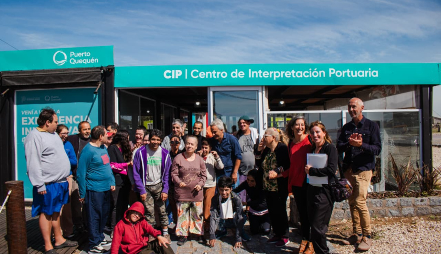 Puerto Quequén abrió sus puertas a jóvenes del Centro de Día “Todo para Ellos” en una jornada inclusiva