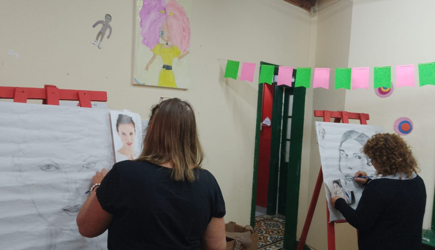 La Escuela Municipal de Artes de Quequén mantiene abiertas las inscripciones para sus talleres 2026