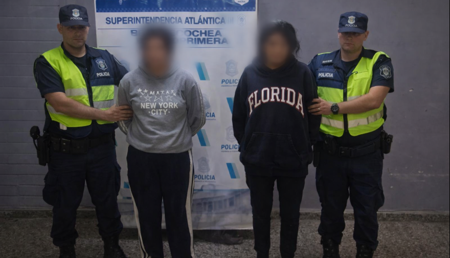 Allanamientos en Necochea: detuvieron a dos mujeres por un robo tipo “mechera” en el local ADN