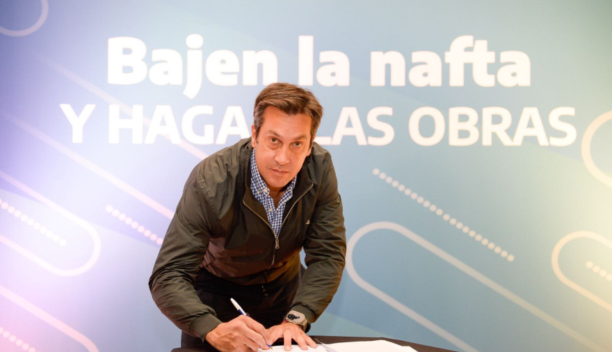 "La situación es angustiante": Arturo Rojas participó de la movilización de intendentes al Ministerio de Economía