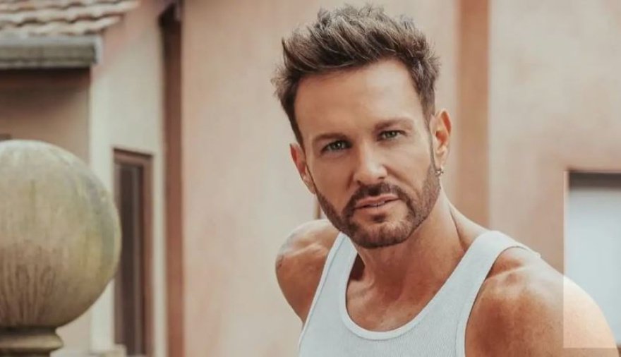 Hoy canta Axel en Necochea: llega al Cine Teatro París con su “25 Tour”