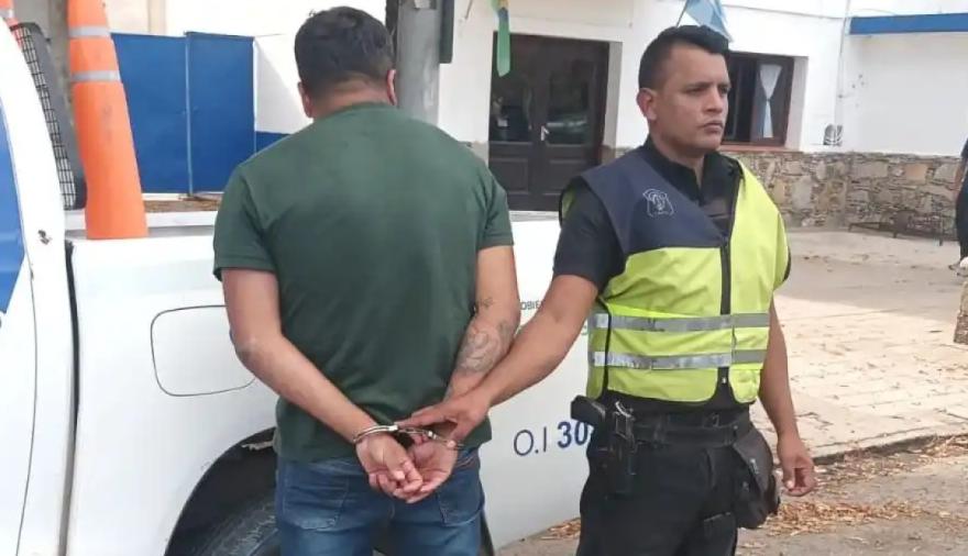 Violento episodio en Necochea: discutió con su pareja, provocó destrozos y fue aprehendido
