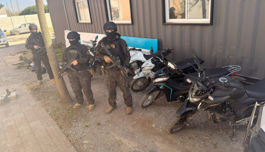 Allanamientos por picadas ilegales: secuestraron motos, droga y hubo varios aprehendidos