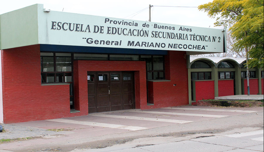 La Técnica Nº 2 volvió a las aulas, pero sigue el reclamo por una obra millonaria