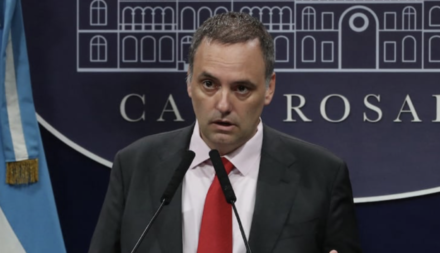 Renunció Manuel Adorni en medio del escándalo judicial y Milei pierde a uno de sus hombres más blindados