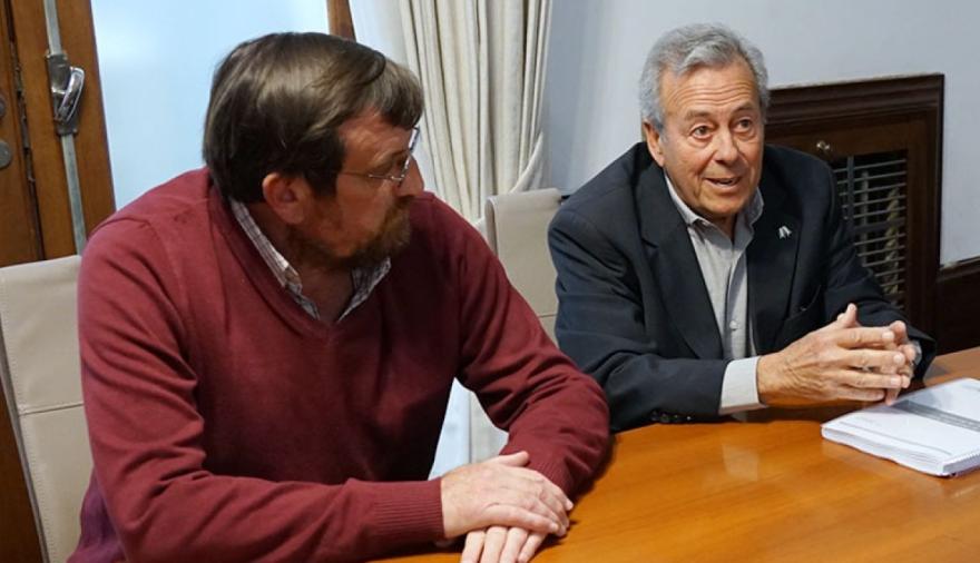 En duros términos, Esnaola cruzó a Molina tras asumir la UCR: "Nunca dejarás de ser un ser oscuro"
