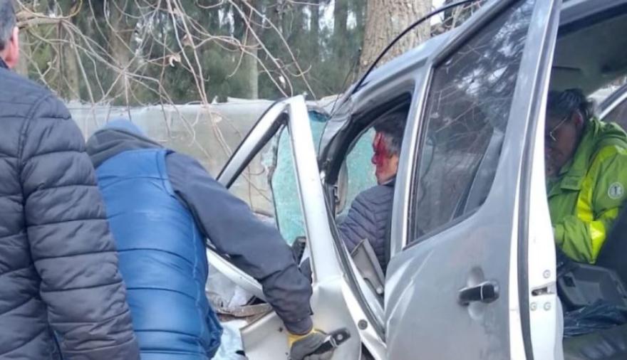La nieve dejó su primera consecuencia: grave accidente en la Ruta 88 por el asfalto resbaladizo