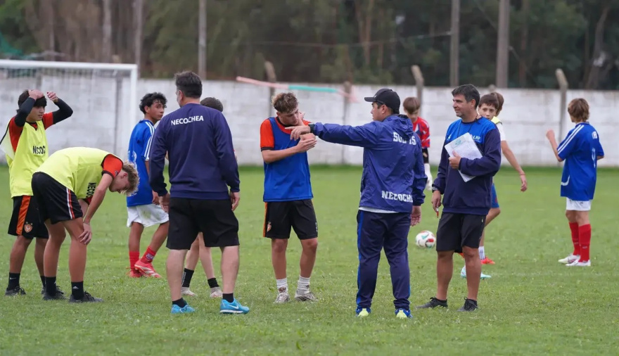 El Sub-15 de la Liga Necochea inicia su camino en el Torneo de Selecciones con una visita a Ayacucho