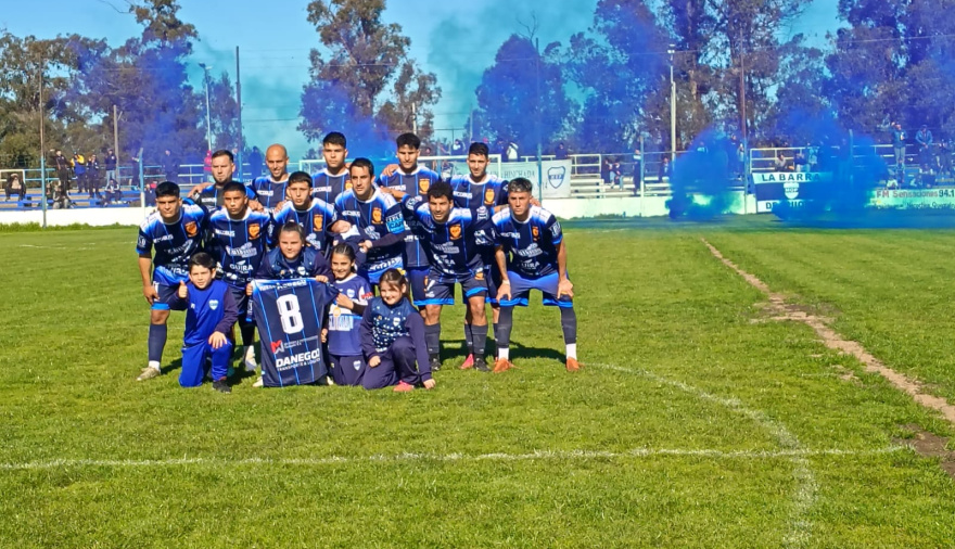 Ministerio lo dio vuelta ante Villa Díaz Vélez y quedó líder del Federal