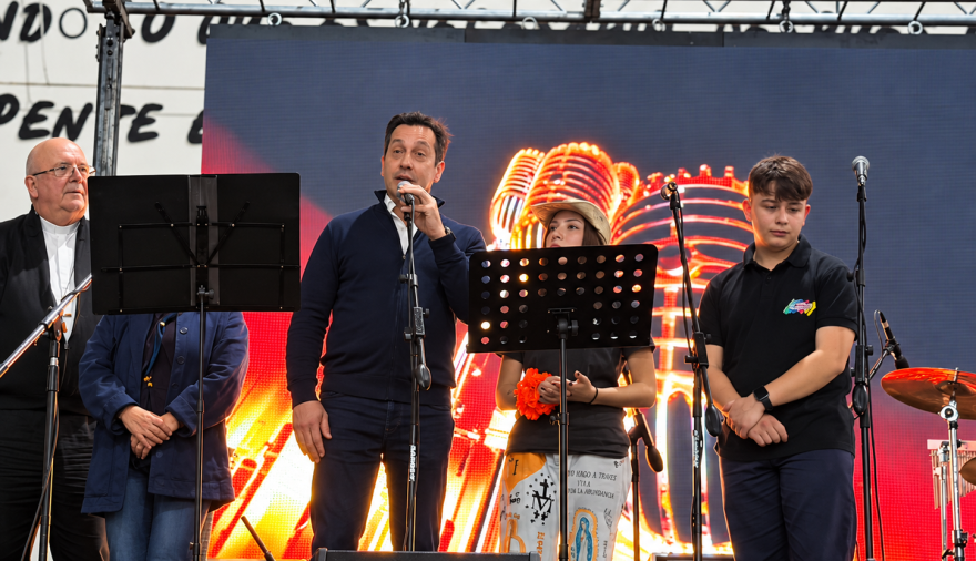 Arturo Rojas recibió a los más de 750 jóvenes que participan de la “Invasión de Pueblos” en Necochea